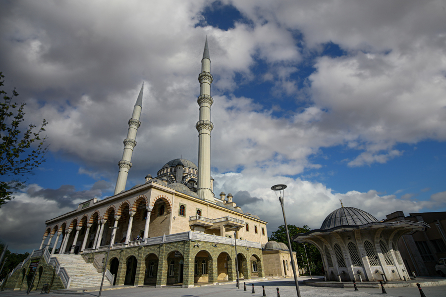 HACIVEYİSZADE CAMİİ